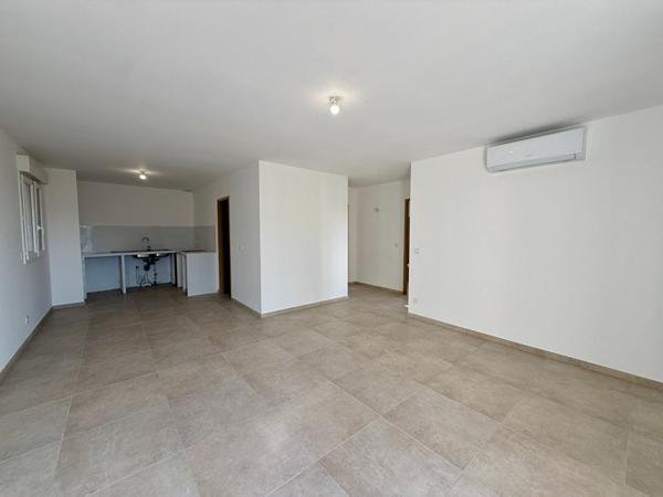 Location : appartement 3 pièces à BORGO