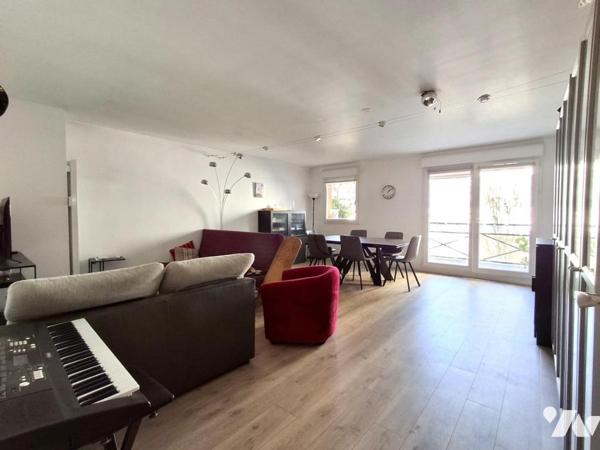 A VENDRE LILLE (Liberté/Vauban) Appartement T4 de 106m² avec GARAGE et Balcon  