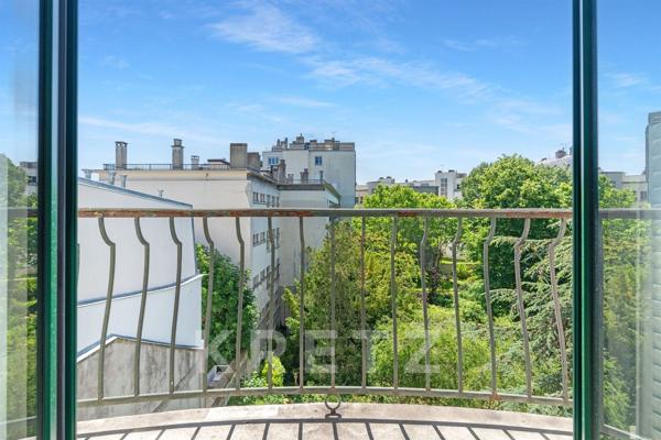 NEUILLY-SUR-SEINE – Mairie/Perronet – Rare dans le secteur – 4ème étage – Vue dégagée – Traversant –