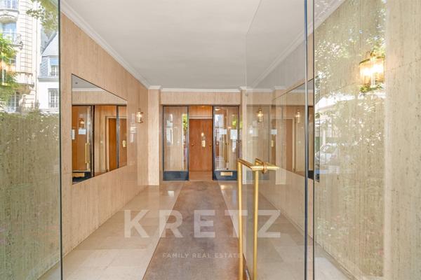 NEUILLY-SUR-SEINE – Mairie/Perronet – Rare dans le secteur – 4ème étage – Vue dégagée – Traversant –