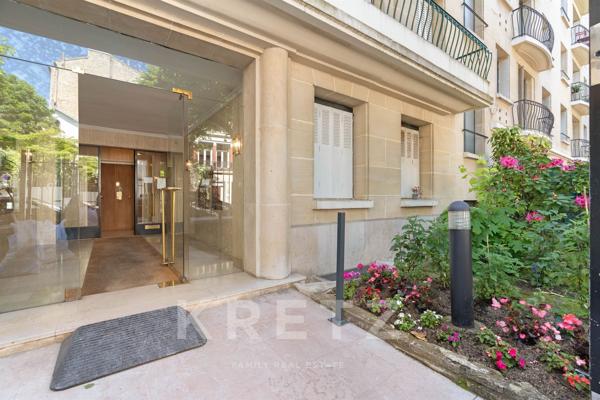 NEUILLY-SUR-SEINE – Mairie/Perronet – Rare dans le secteur – 4ème étage – Vue dégagée – Traversant –