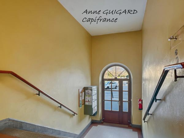 ANNECY (74) - Vieille ville - BUREAUX 92 m² - Emplacement exceptionnel -vue lac