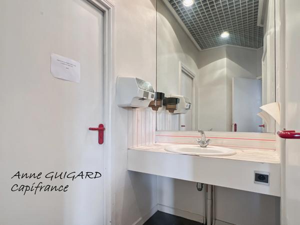 ANNECY (74) - Vieille ville - BUREAUX 92 m² - Emplacement exceptionnel -vue lac