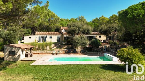 Maison à vendre 8 pièces 240 m² Roquebrune-sur-Argens
