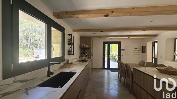 Maison à vendre 8 pièces 240 m² Roquebrune-sur-Argens