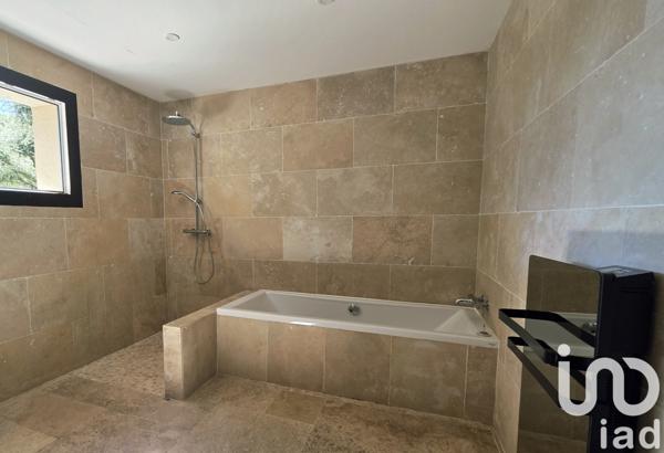 Maison à vendre 8 pièces 240 m² Roquebrune-sur-Argens