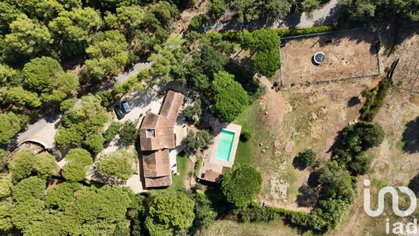 Maison à vendre 8 pièces 240 m² Roquebrune-sur-Argens