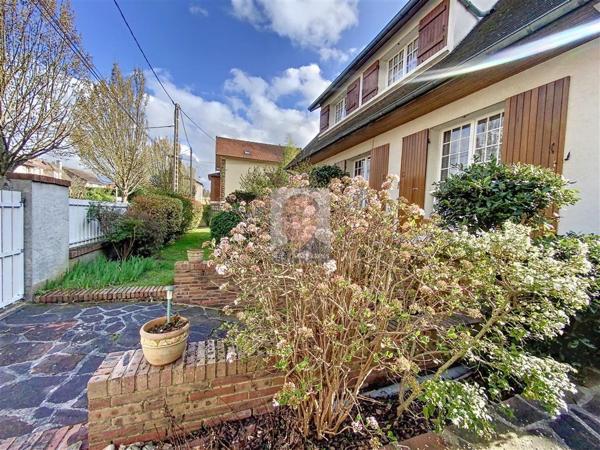 MAISON DE 170 m² - 4 CHAMBRES