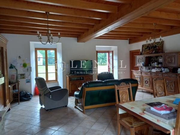 DANS LE MORBIHAN, AUTHENTIQUE MANOIR EN PARTIE A RESTAURER, AVEC DEPENDANCES ET CHAPELLE
