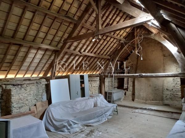 DANS LE MORBIHAN, AUTHENTIQUE MANOIR EN PARTIE A RESTAURER, AVEC DEPENDANCES ET CHAPELLE