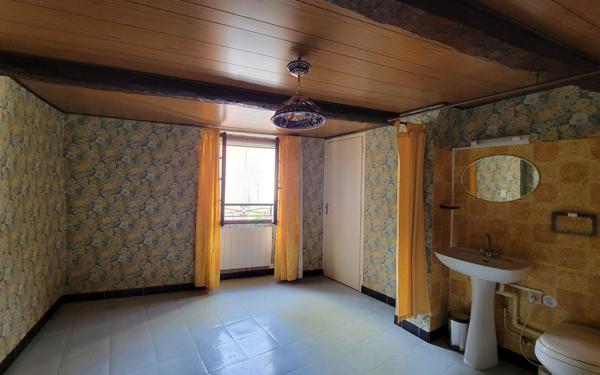 Maison à vendre    3 pièces •  Antonaves