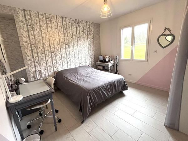Maison d'architecte 200 M2 5 chambres sur 5220 M2 et atelier 150 M2