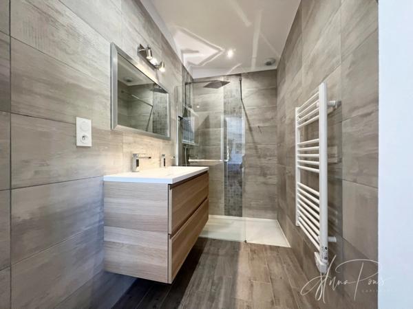 Dpt Var (83), à vendre HYERES Villa sans vis à vis- 1000m² de terrain - 3 chambres - piscine - jardin - GARAGE.