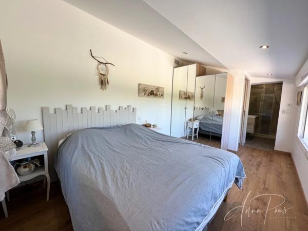 Dpt Var (83), à vendre HYERES Villa sans vis à vis- 1000m² de terrain - 3 chambres - piscine - jardin - GARAGE.