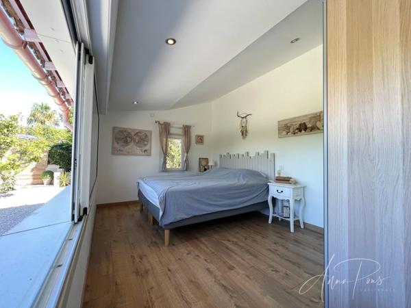 Dpt Var (83), à vendre HYERES Villa sans vis à vis- 1000m² de terrain - 3 chambres - piscine - jardin - GARAGE.