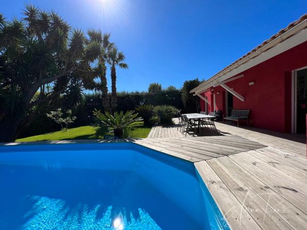 Dpt Var (83), à vendre HYERES Villa sans vis à vis- 1000m² de terrain - 3 chambres - piscine - jardin - GARAGE.