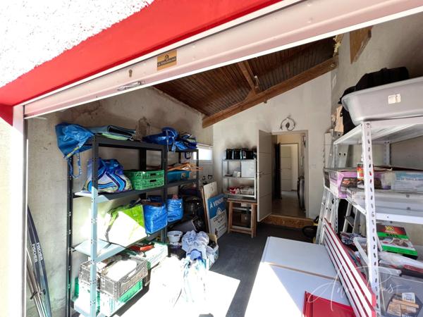 Dpt Var (83), à vendre HYERES Villa sans vis à vis- 1000m² de terrain - 3 chambres - piscine - jardin - GARAGE.