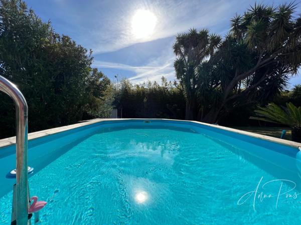 Dpt Var (83), à vendre HYERES Villa sans vis à vis- 1000m² de terrain - 3 chambres - piscine - jardin - GARAGE.