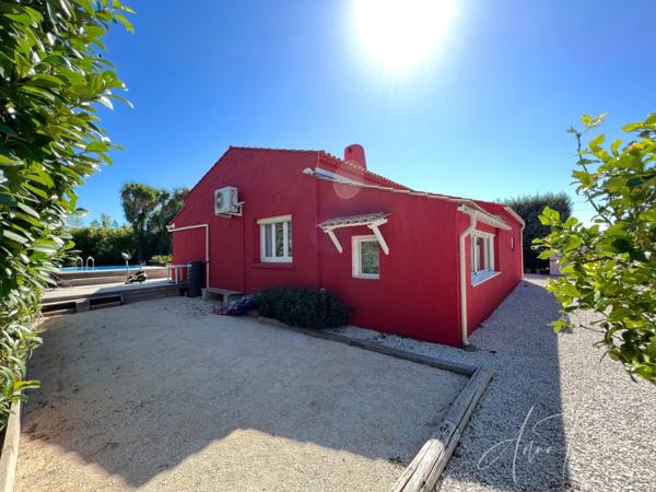 Dpt Var (83), à vendre HYERES Villa sans vis à vis- 1000m² de terrain - 3 chambres - piscine - jardin - GARAGE.