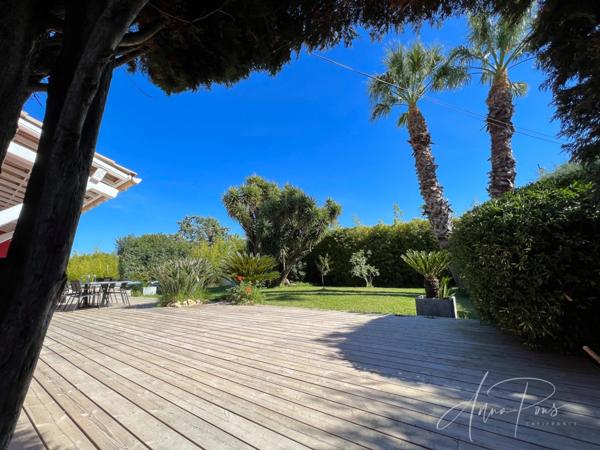 Dpt Var (83), à vendre HYERES Villa sans vis à vis- 1000m² de terrain - 3 chambres - piscine - jardin - GARAGE.