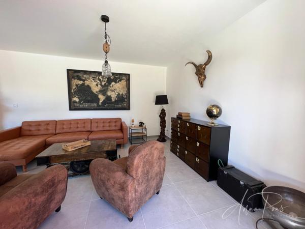 Dpt Var (83), à vendre HYERES Villa sans vis à vis- 1000m² de terrain - 3 chambres - piscine - jardin - GARAGE.