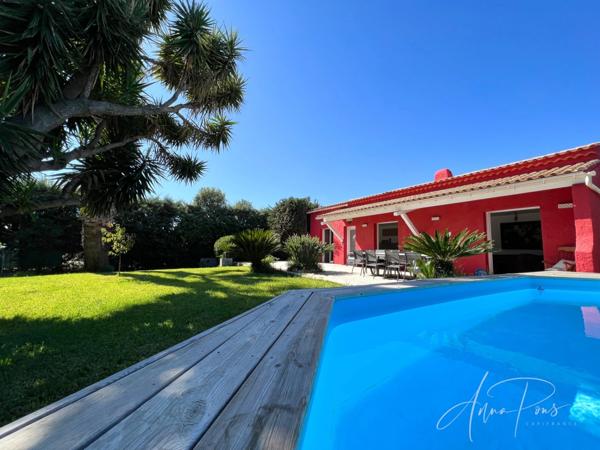 Dpt Var (83), à vendre HYERES Villa sans vis à vis- 1000m² de terrain - 3 chambres - piscine - jardin - GARAGE.