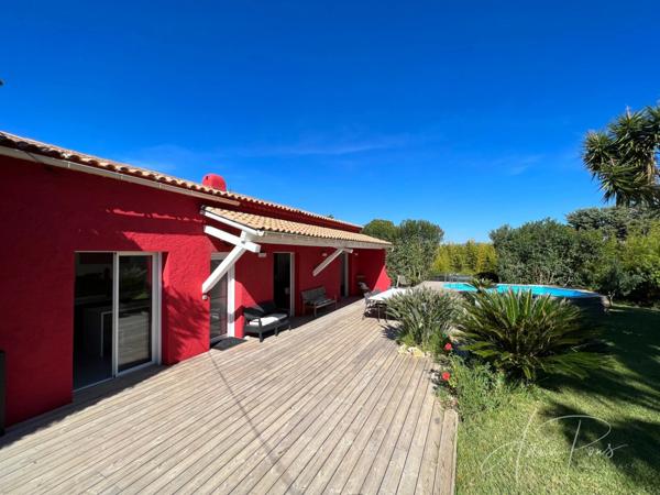 Dpt Var (83), à vendre HYERES Villa sans vis à vis- 1000m² de terrain - 3 chambres - piscine - jardin - GARAGE.