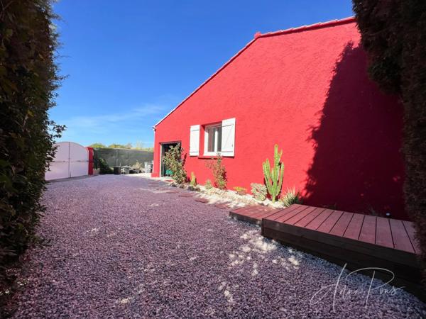 Dpt Var (83), à vendre HYERES Villa sans vis à vis- 1000m² de terrain - 3 chambres - piscine - jardin - GARAGE.