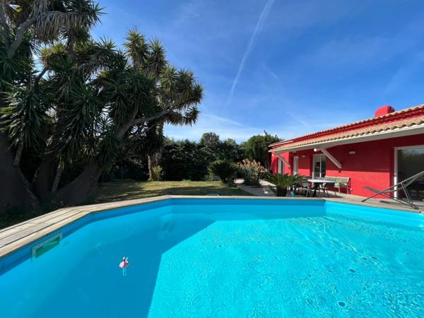 Dpt Var (83), à vendre HYERES Villa sans vis à vis- 1000m² de terrain - 3 chambres - piscine - jardin - GARAGE.