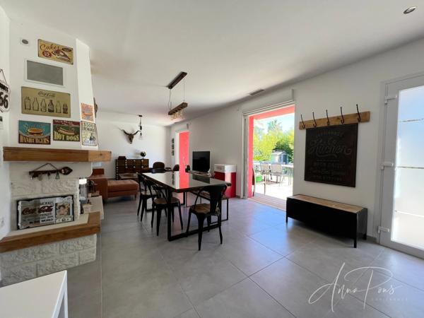 Dpt Var (83), à vendre HYERES Villa sans vis à vis- 1000m² de terrain - 3 chambres - piscine - jardin - GARAGE.