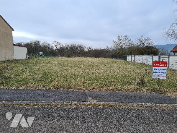 CREZILLES - 10mn de TOUL - BEAU TERRAIN A BATIR de 1074 m2