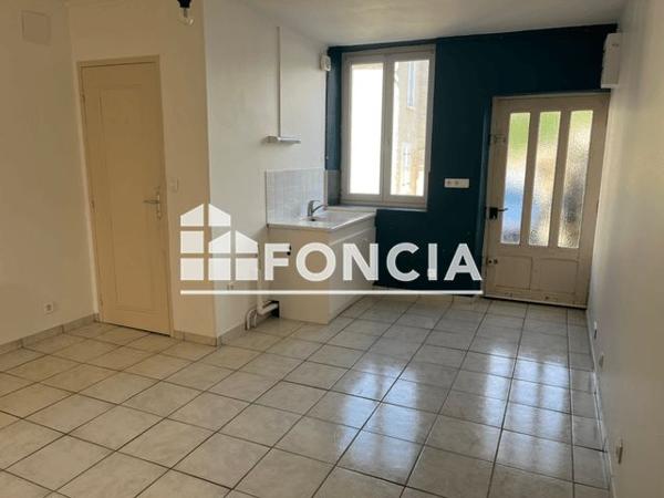 Location Appartement 2 pièces 35.5 m² - 11 PLACE DU SOUVENIR Pussay 91740