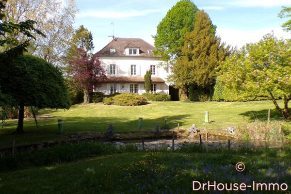Maison à vendre 8 pièces de 212 m²
