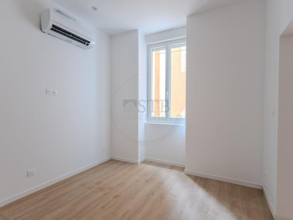 Appartement T2 rénové en rez-de-chaussée à Vals-les-Bains