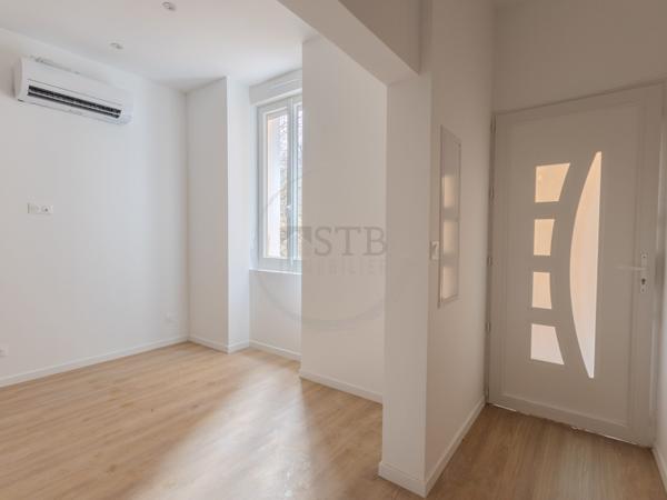 Appartement T2 rénové en rez-de-chaussée à Vals-les-Bains