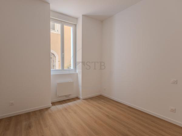 Appartement T2 rénové en rez-de-chaussée à Vals-les-Bains