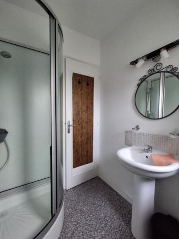 Maison 5 chambres 148 m² / Garage / Fort potentiel  / 144 000