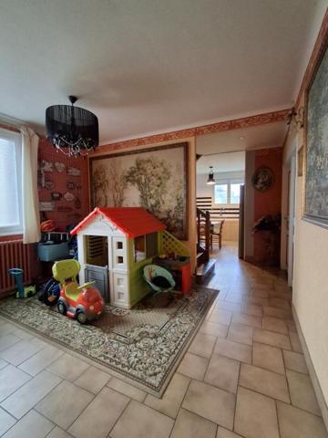 Maison 5 chambres 148 m² / Garage / Fort potentiel  / 144 000