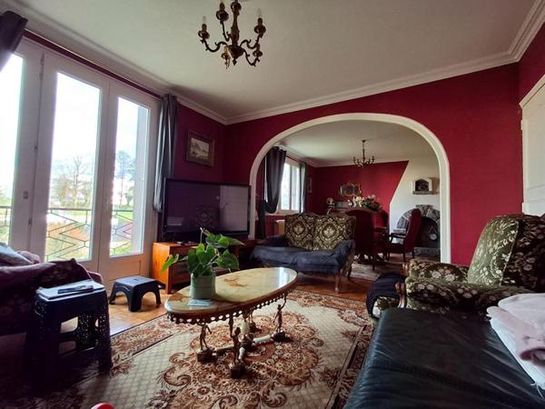 Maison 5 chambres 148 m² / Garage / Fort potentiel  / 144 000