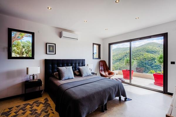Vente Maison de luxe La Londe-les-Maures 6 Pièces 183 m²