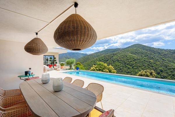 Vente Maison de luxe La Londe-les-Maures 6 Pièces 183 m²