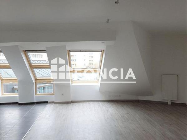 Location Appartement 3 pièces 56.3 m² - 33 RUE DANIELE CASANOVA Chartres 28000