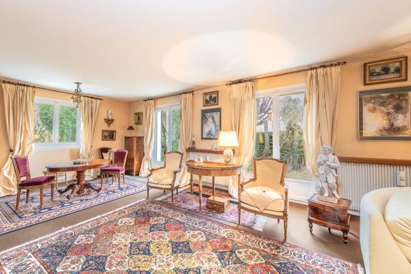 EXCLUSIVITÉ - Maison familiale avec jardin arboré + double garage