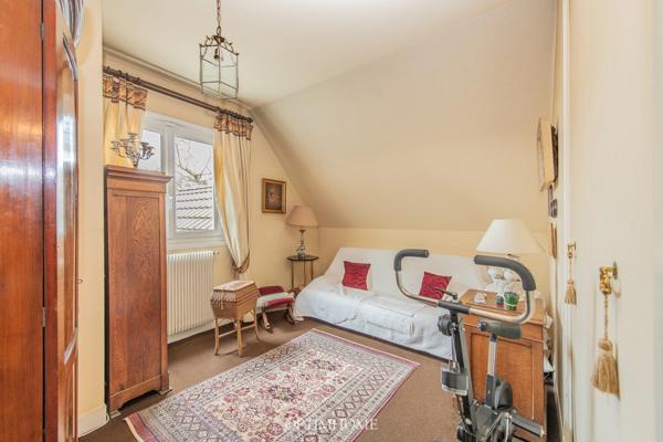 EXCLUSIVITÉ - Maison familiale avec jardin arboré + double garage