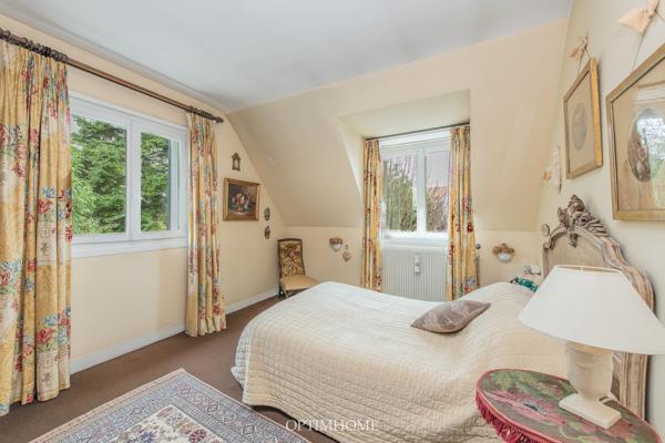 EXCLUSIVITÉ - Maison familiale avec jardin arboré + double garage