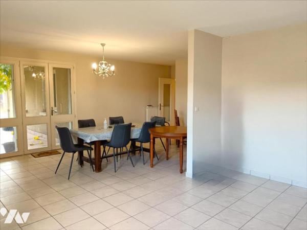 Maison de plain pied av garage, jardin et dépendances