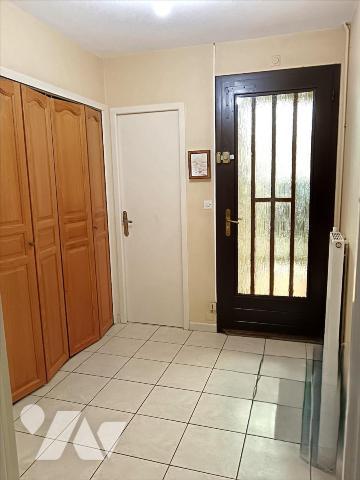 Maison de plain pied av garage, jardin et dépendances