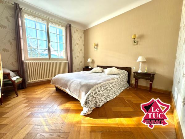 Maison 4 chambres, double garage et terrain 5750 m² Dausse (47140)