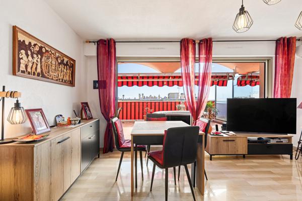 JUAN-LES-PINS – Dernier - Terrasse 40m² - Vue Mer - Piscine