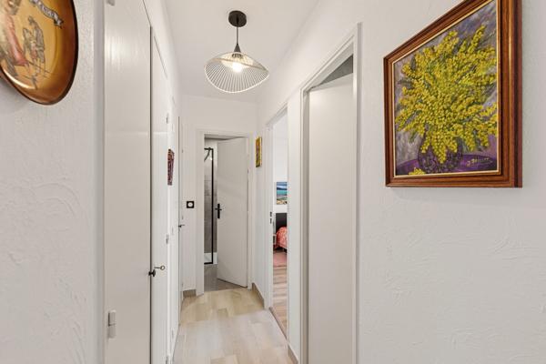 JUAN-LES-PINS – Dernier - Terrasse 40m² - Vue Mer - Piscine